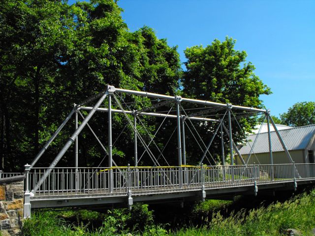 Walnut Street Bridge