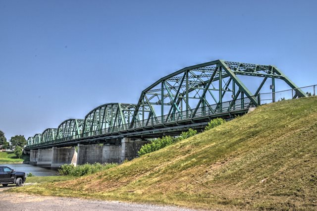 Pont Camille-Parenteau (Camille-Parenteau Bridge)